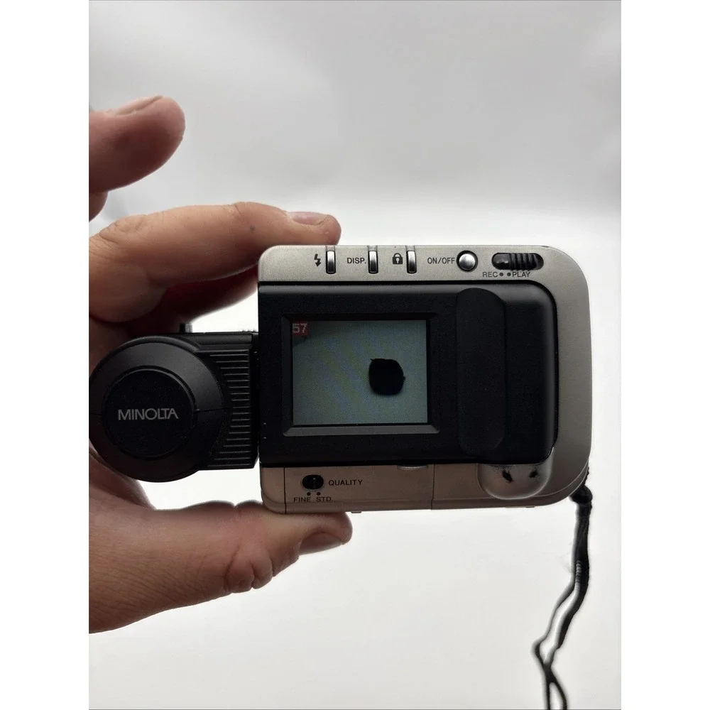 Minolta Dimage V Digital Camera W/Carrying Bag SD CARD